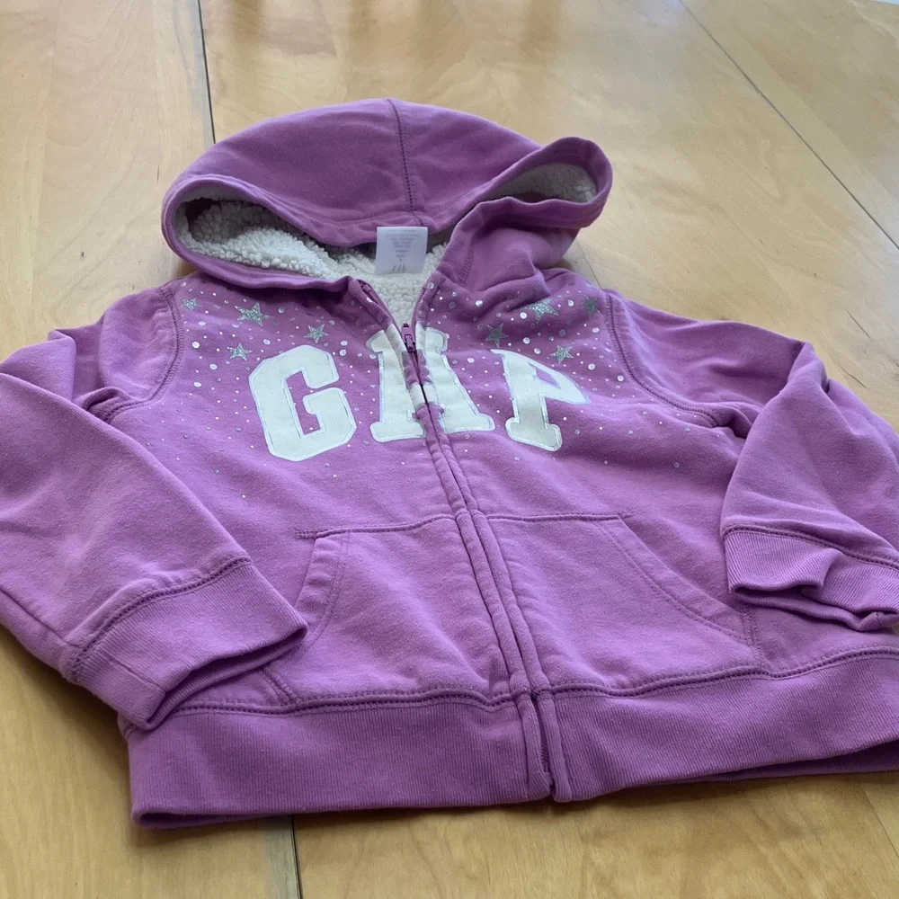 Baby Gap Sweatshirt Purple size 5‎ Sherpa lining silver sparkly stars